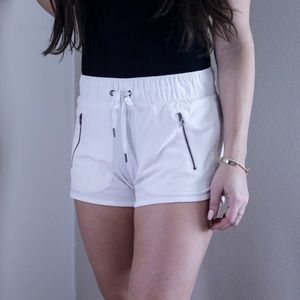 ✨HP✨ NWOT Athleta White Shorts - XXS